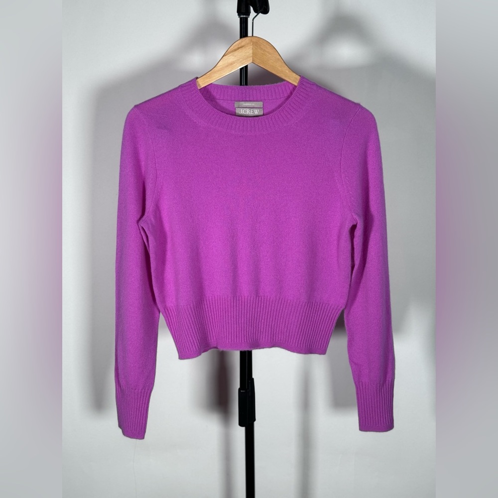 New Cashmere shrunken crewneck sweater